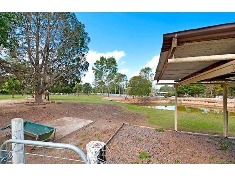 236 Mansfield Rd, Elimbah QLD 4516