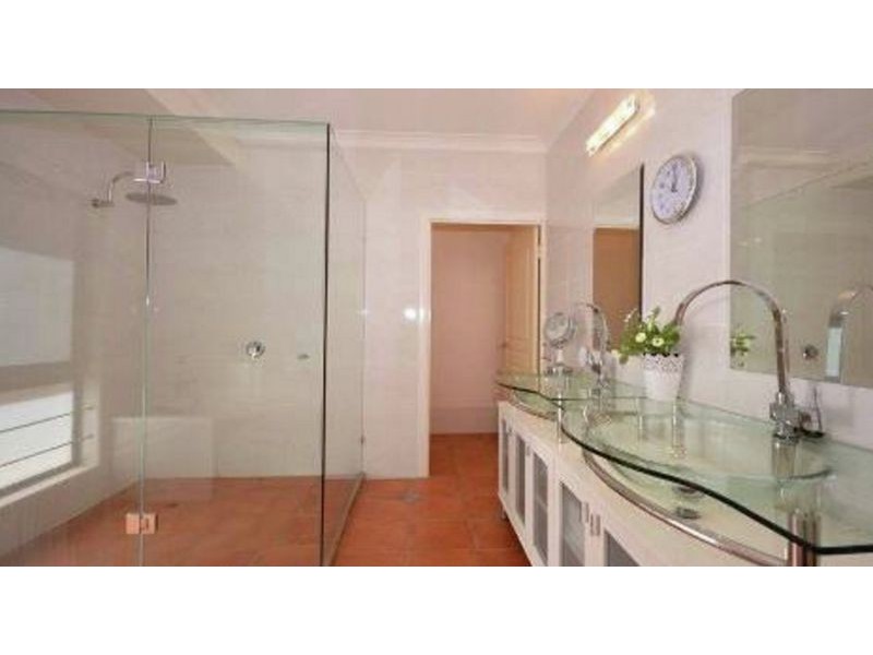 3152 Riverleigh Dr, Hope Island QLD 4212