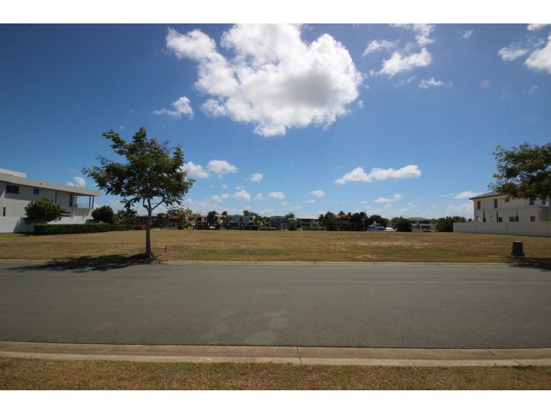 2611 Virginia Drive, Hope Island QLD 4212