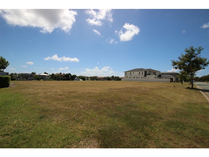 2611 Virginia Drive, Hope Island QLD 4212