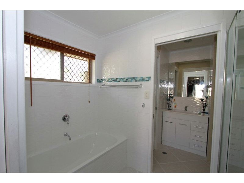 11 Coral Ct, Kippa-ring QLD 4021