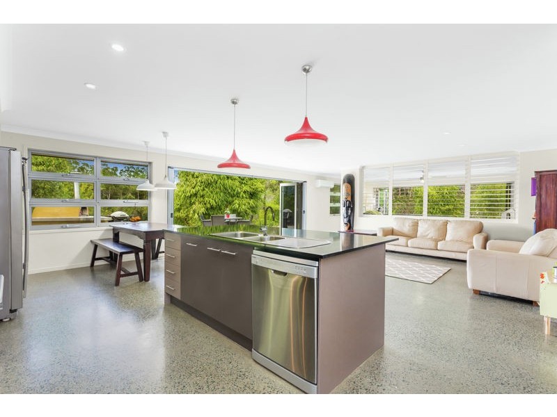 1 Gracie Ct, Cashmere QLD 4500