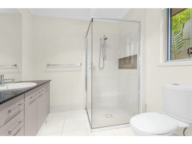 1 Gracie Ct, Cashmere QLD 4500