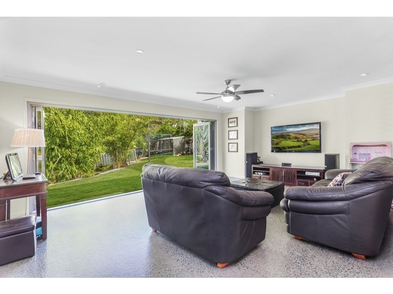 1 Gracie Ct, Cashmere QLD 4500