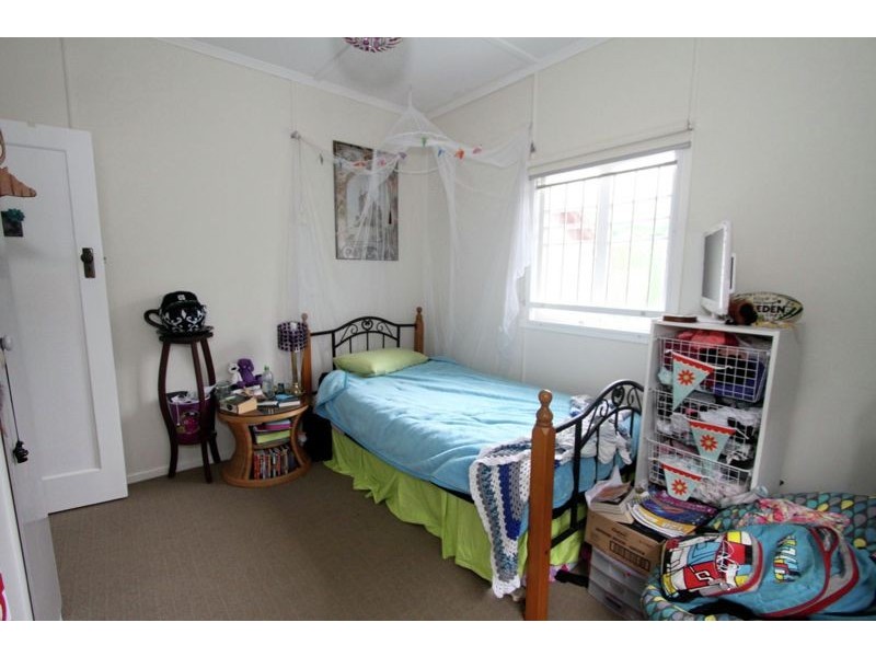 94 Burralong St, Deagon QLD 4017