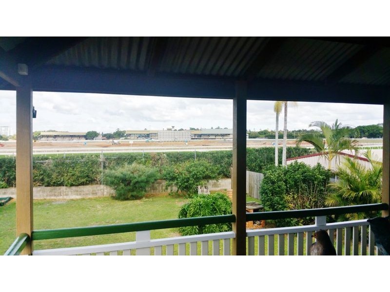 102 Mein Street, Hendra QLD 4011