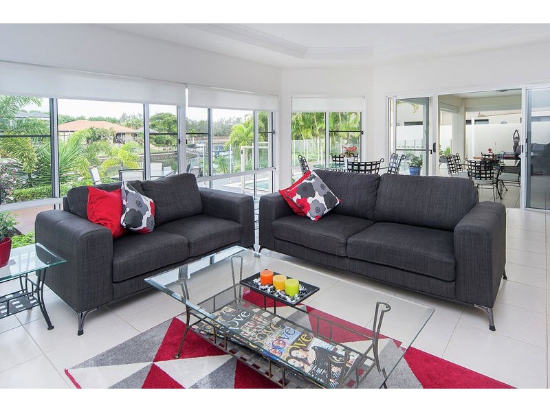 2118 Fernlea Cl, Hope Island QLD 4212