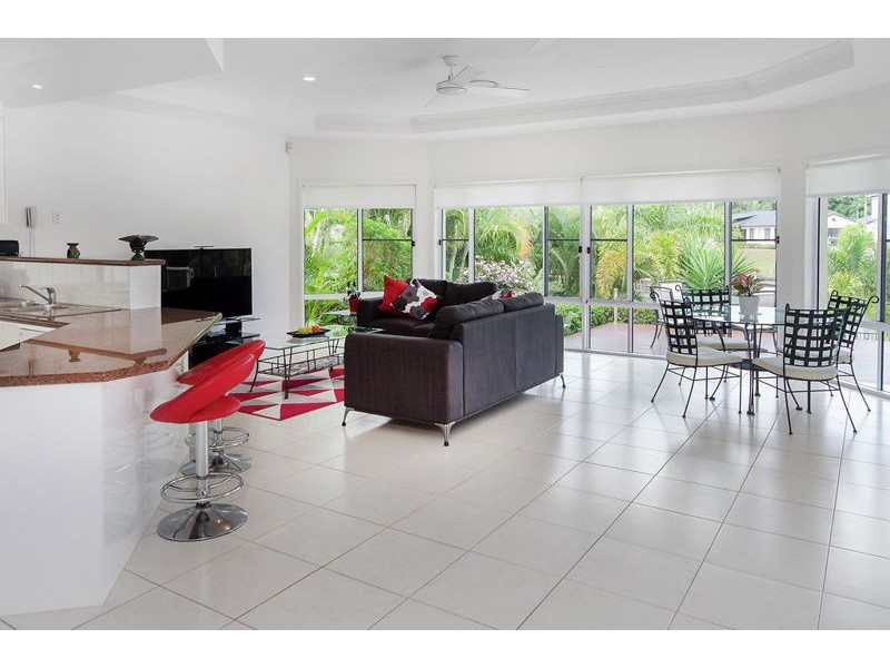 2118 Fernlea Cl, Hope Island QLD 4212