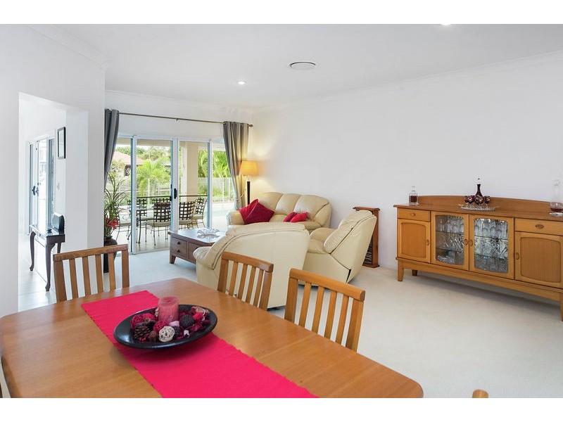 2118 Fernlea Cl, Hope Island QLD 4212