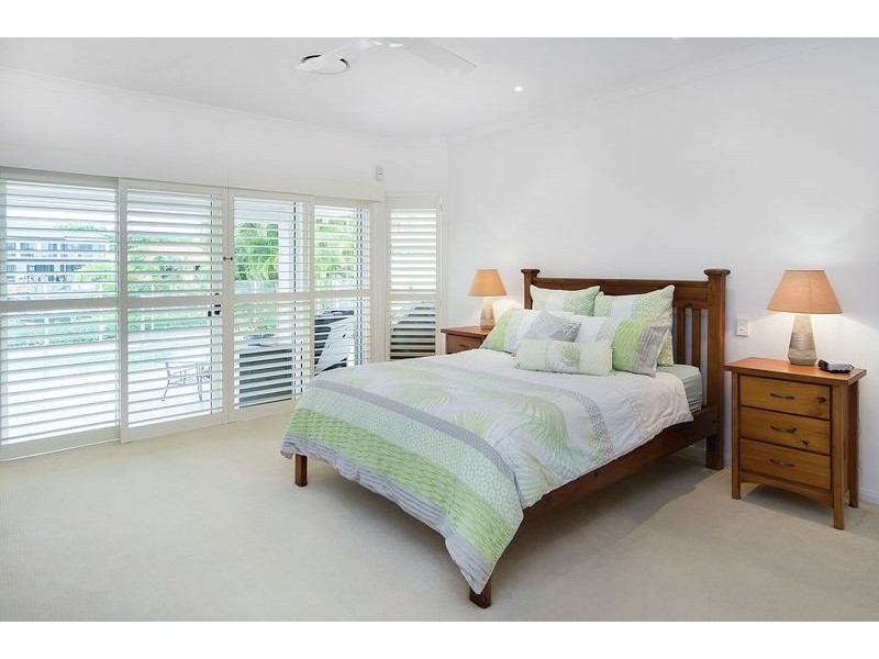 2118 Fernlea Cl, Hope Island QLD 4212
