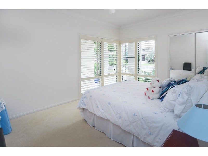 2118 Fernlea Cl, Hope Island QLD 4212