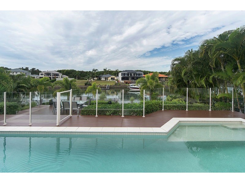 2118 Fernlea Cl, Hope Island QLD 4212