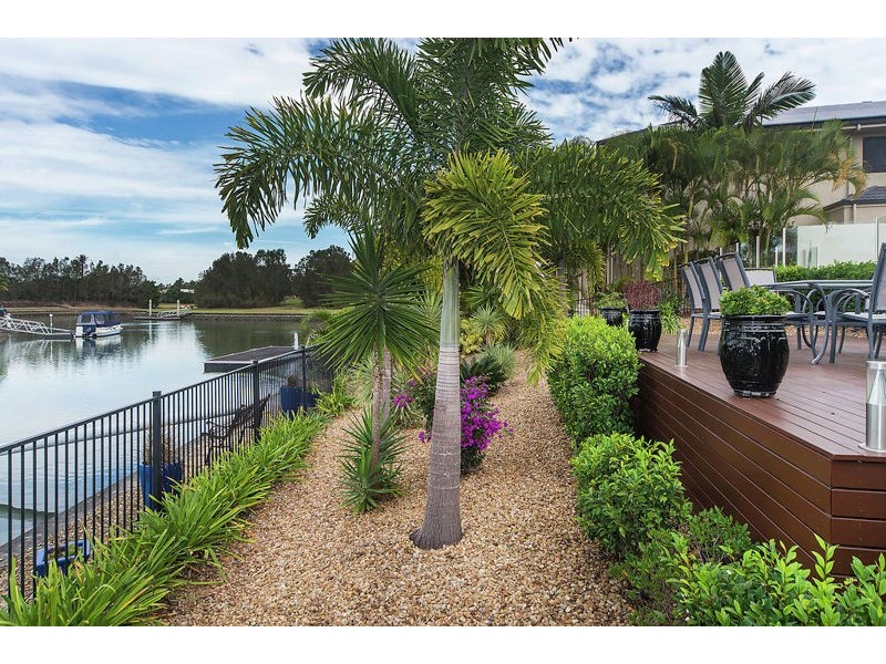 2118 Fernlea Cl, Hope Island QLD 4212