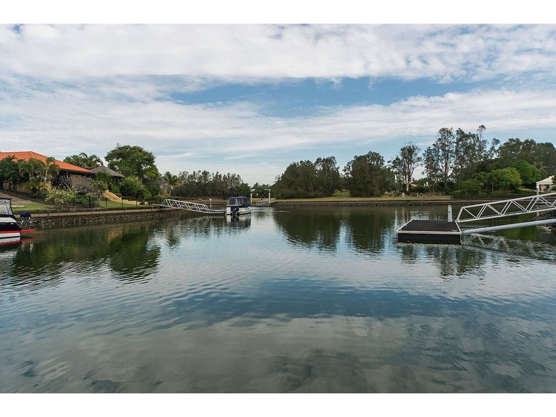 2118 Fernlea Cl, Hope Island QLD 4212