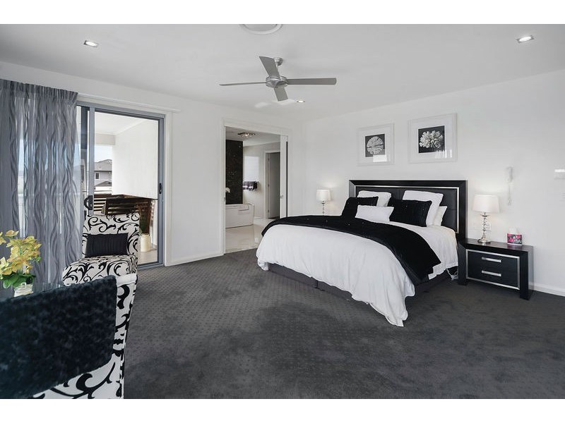 2602 Gracemere Cct North, Hope Island QLD 4212