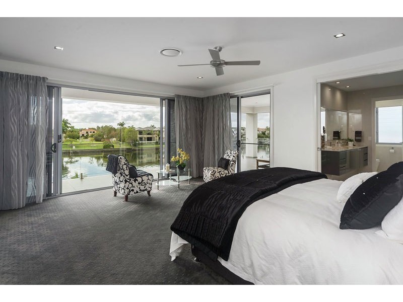 2602 Gracemere Cct North, Hope Island QLD 4212