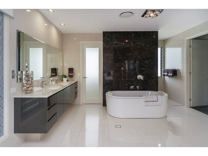 2602 Gracemere Cct North, Hope Island QLD 4212