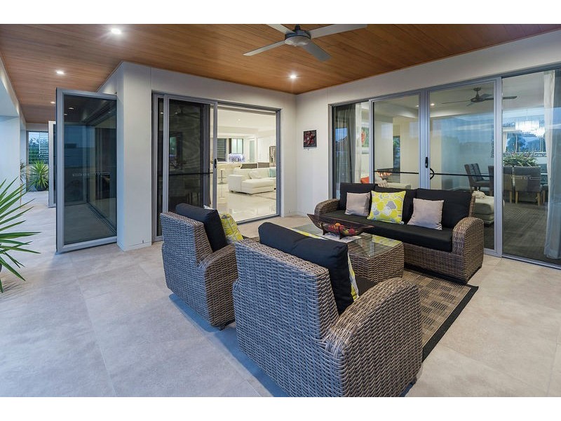 2602 Gracemere Cct North, Hope Island QLD 4212