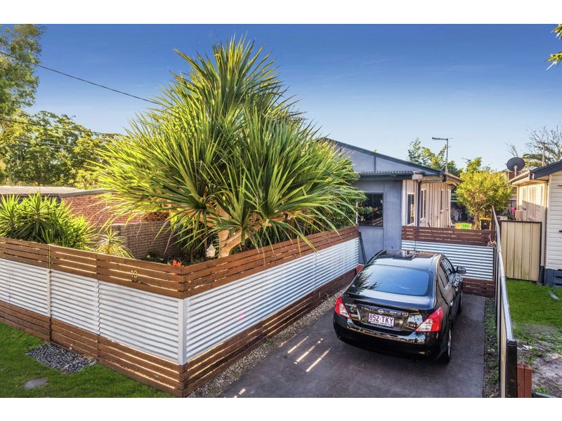 19 Inglis St, Woody Point QLD 4019