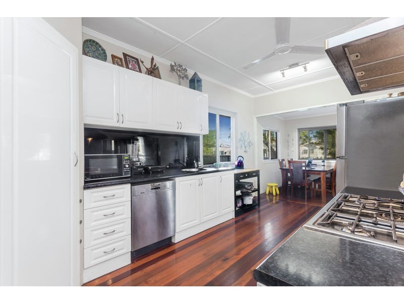 19 Inglis St, Woody Point QLD 4019