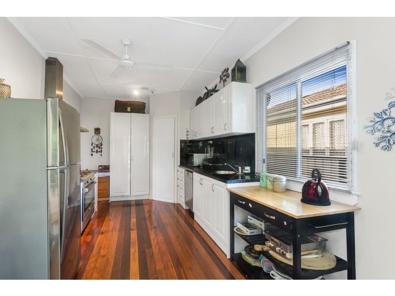 19 Inglis St, Woody Point QLD 4019