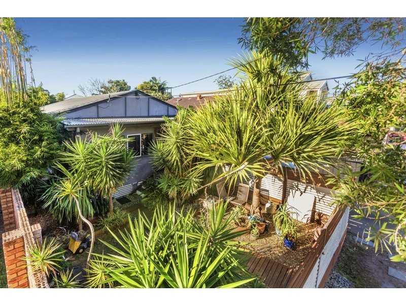 19 Inglis St, Woody Point QLD 4019