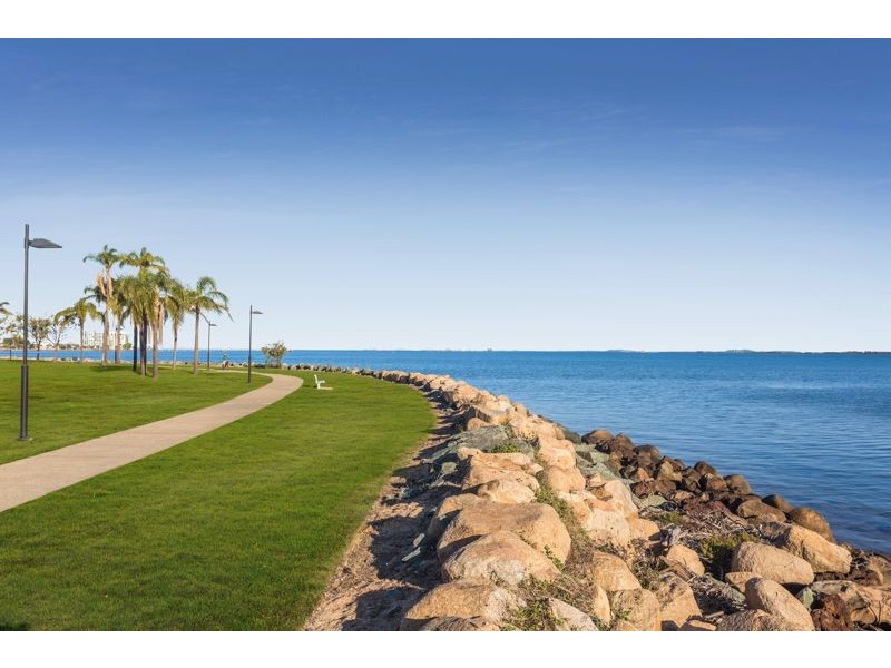 19 Inglis St, Woody Point QLD 4019
