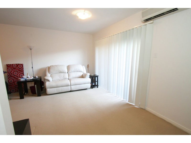 8/13-17 Caroline St, Woody Point QLD 4019