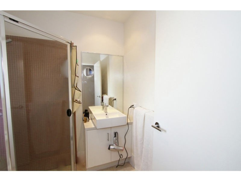 8/13-17 Caroline St, Woody Point QLD 4019