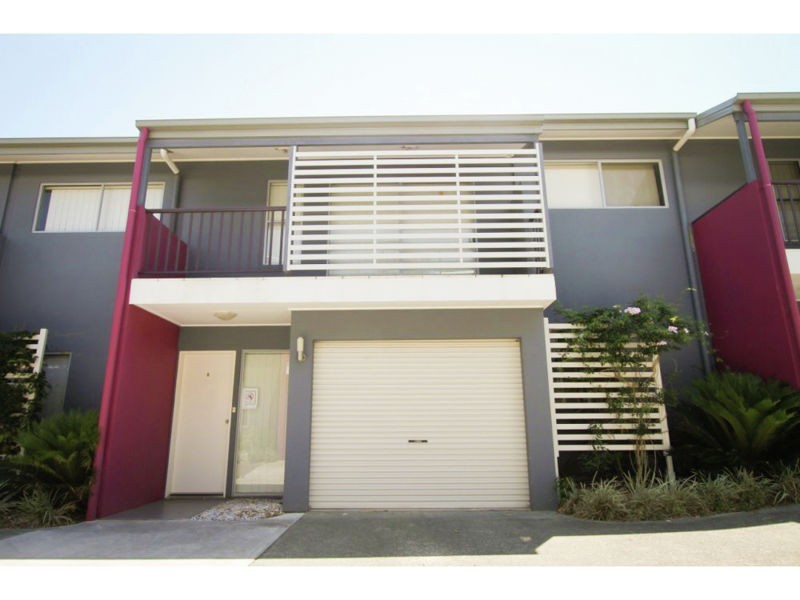 8/13-17 Caroline St, Woody Point QLD 4019