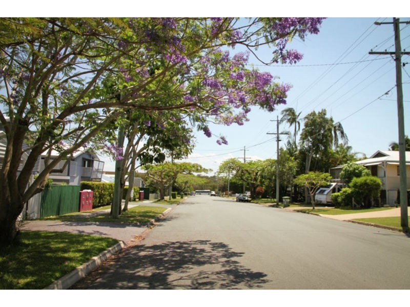 8/13-17 Caroline St, Woody Point QLD 4019