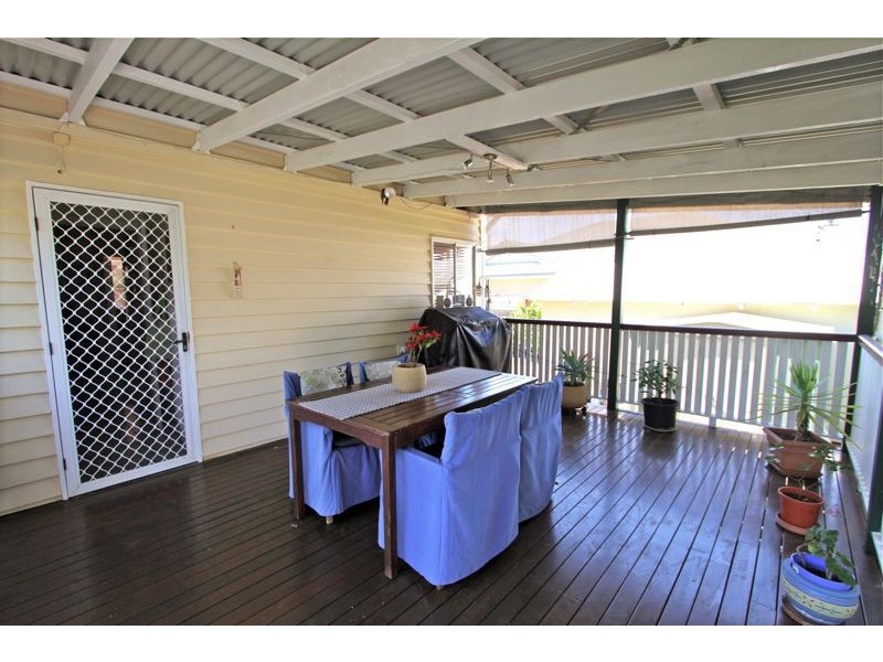 87 Arthur St, Woody Point QLD 4019