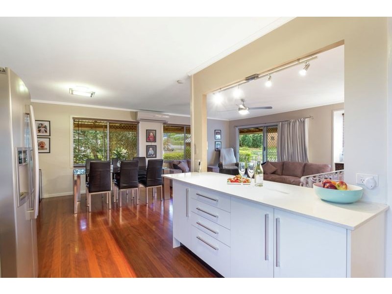 20 Peter St, Strathpine QLD 4500