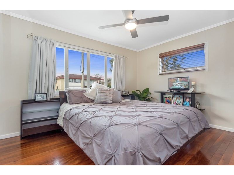 20 Peter St, Strathpine QLD 4500