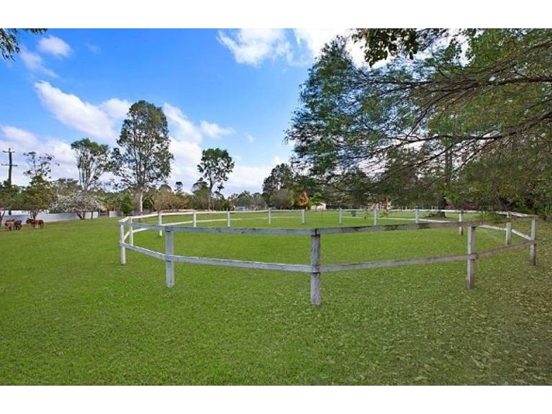 236 Mansfield Rd, Elimbah QLD 4516