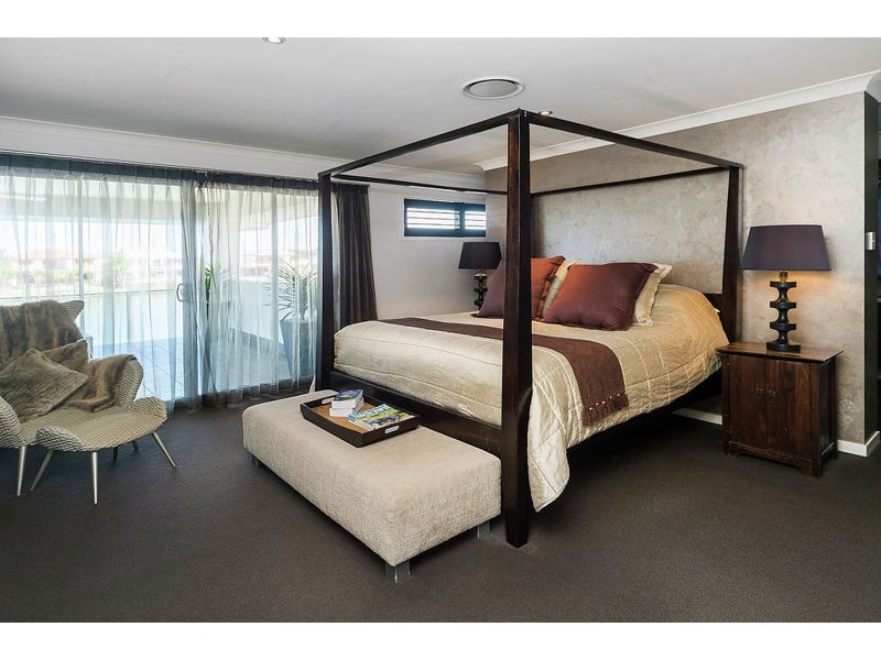 40 The Peninsula, Helensvale QLD 4212