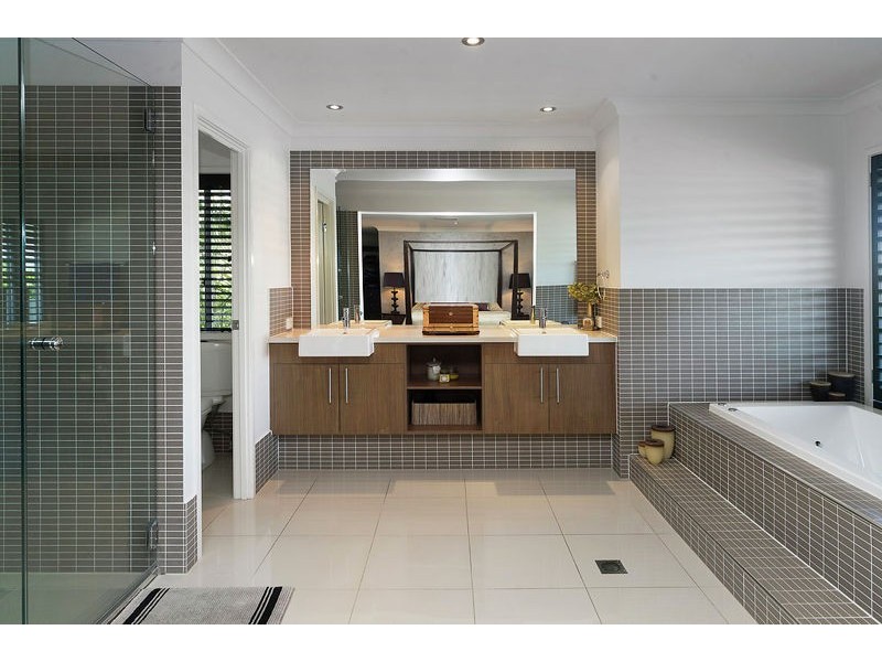 40 The Peninsula, Helensvale QLD 4212