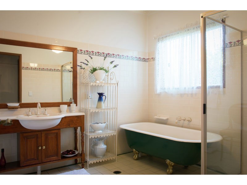 6 Ganton Pl, Albany Creek QLD 4035