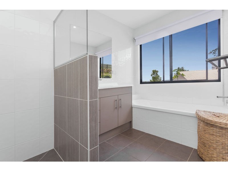 12 Bindarri Close, Waterford QLD 4133