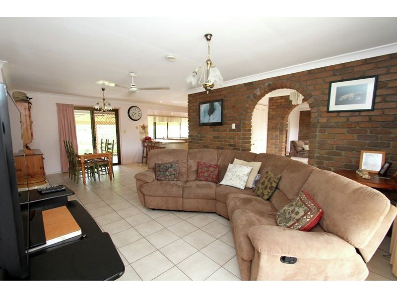 11 Richards Rd, Narangba QLD 4504