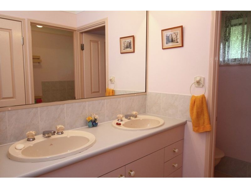 11 Richards Rd, Narangba QLD 4504