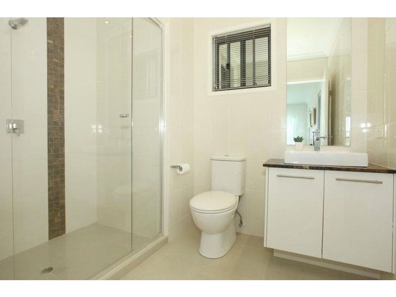 2637 Yanderra Close, Hope Island QLD 4212