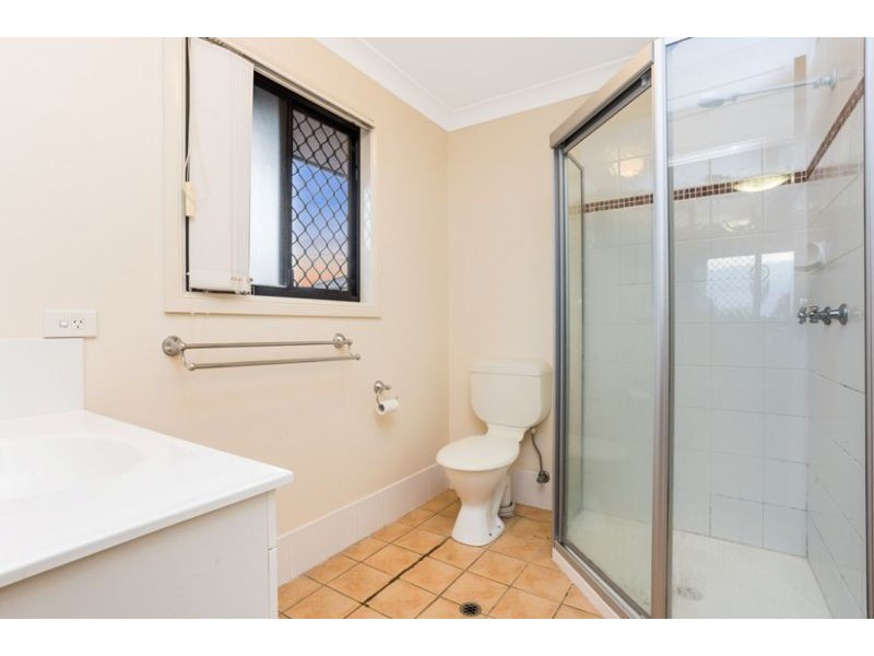 11 Western Ave, Chermside QLD 4032