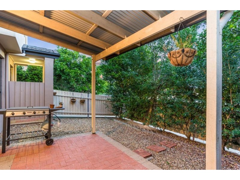 11 Western Ave, Chermside QLD 4032