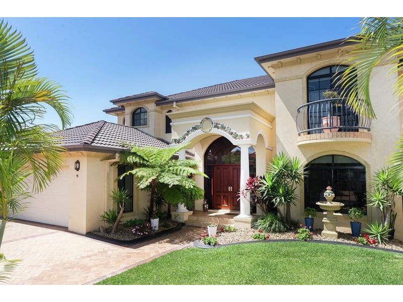 11 Windchimes Way, Helensvale QLD 4212