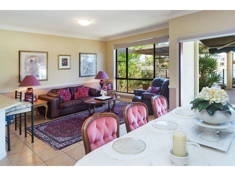 11 Windchimes Way, Helensvale QLD 4212