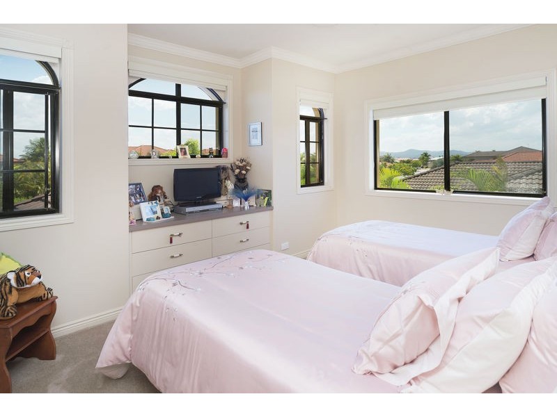11 Windchimes Way, Helensvale QLD 4212