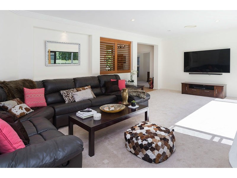 3160 Riverleigh Drive, Hope Island QLD 4212