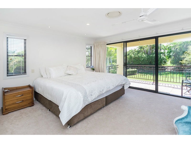 3160 Riverleigh Drive, Hope Island QLD 4212