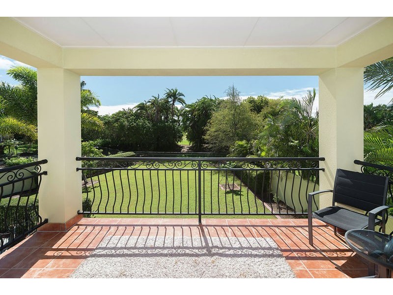 3160 Riverleigh Drive, Hope Island QLD 4212